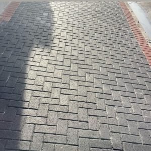 Rectangular Block Pavers (200mm x 100 x 60mm) Hydraulic press - (Black)Dark Grey and Red Borders(50Pcs/M2)