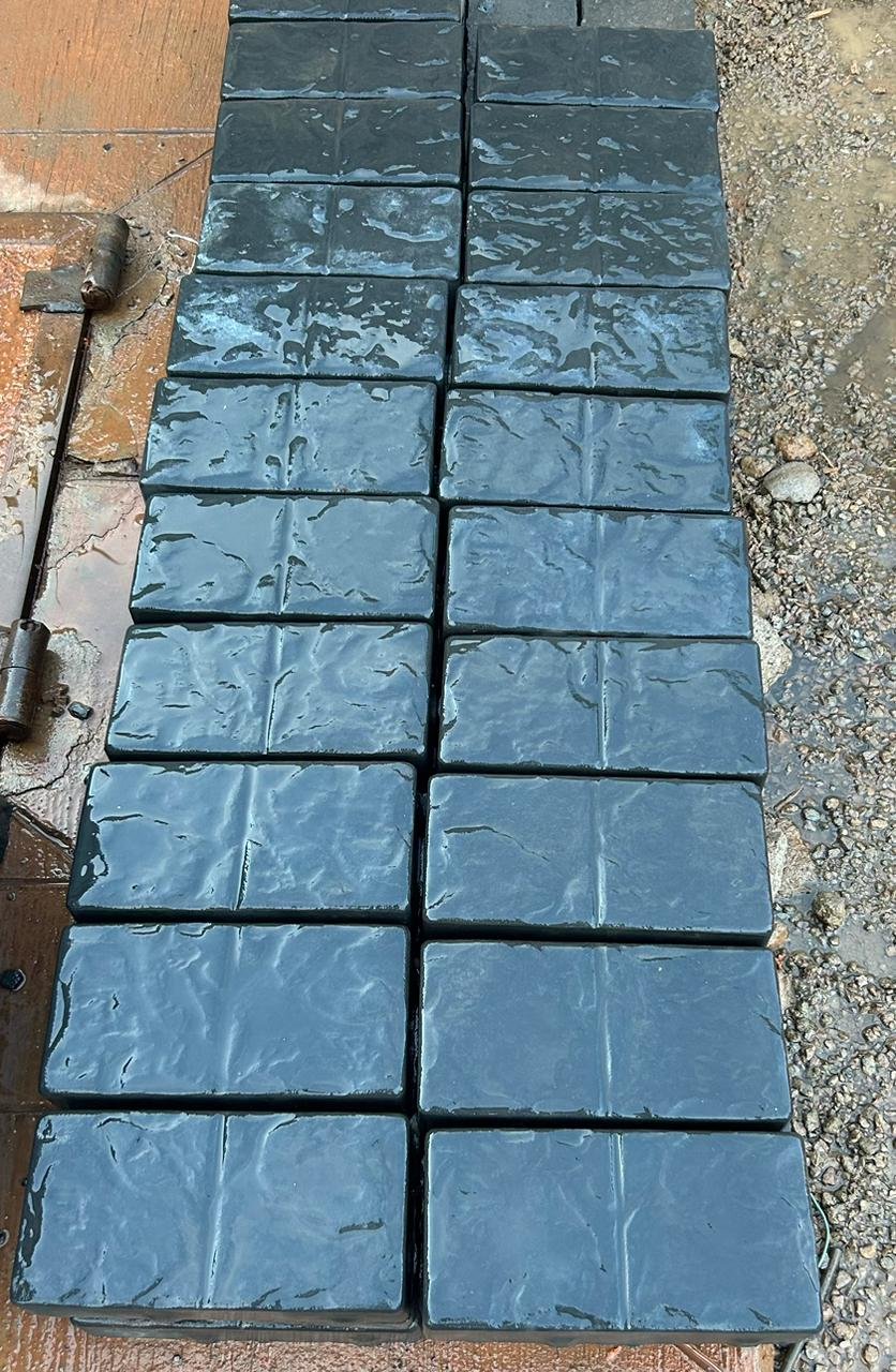 Double Cobblestones (105mm x 205mm x50mm)-Black. In kampala Uganda